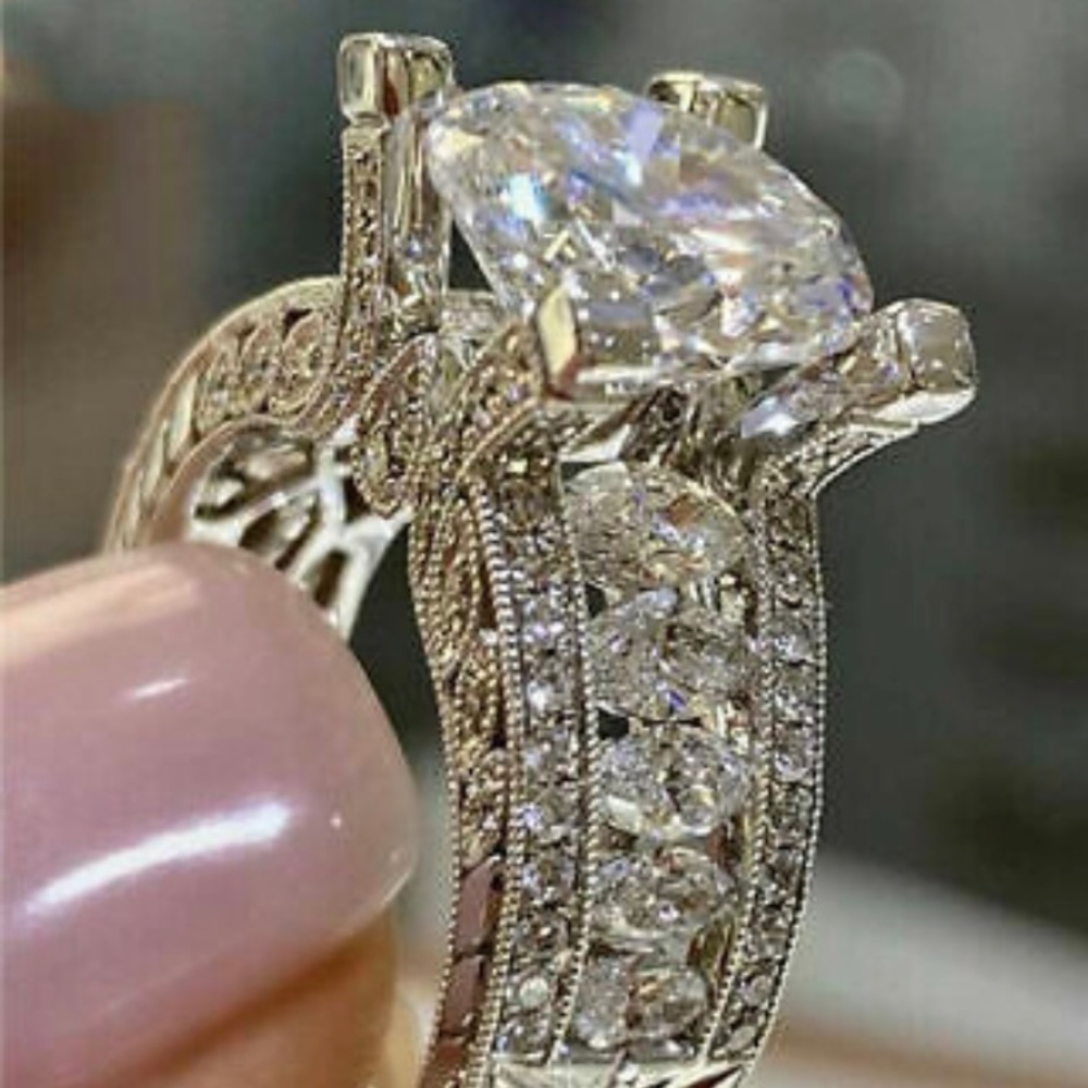 Elegant 5ct Faux Diamond -Cubic Zirconia 925 Silver Engagement Ring - Picture 2 of 9